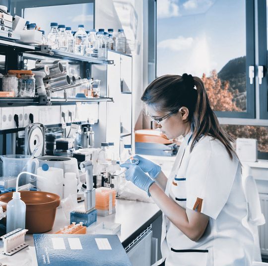 Abb.1: Die Laborausstattung stellt ein wichtiges Assett für Unternehmen dar und sollte sinnvoll genutzt werden. Abb.1: Die Laborausstattung stellt ein wichtiges Assett für Unternehmen dar und sollte sinnvoll genutzt werden.