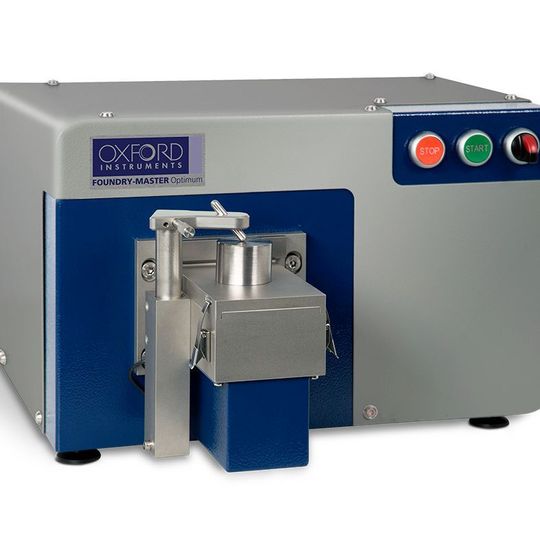 Der Foundry Master Optimum benötigt nur eine kleine Stellfläche von 415 x 665 mm. Der Foundry Master Optimum benötigt nur eine kleine Stellfläche von 415 x 665 mm.