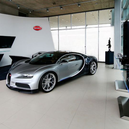 Neue CI im Showroom: Bugatti Düsseldorf. Neue CI im Showroom: Bugatti Düsseldorf.