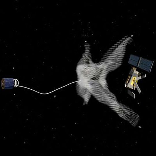 Konzept für künftige Rückholaktionen der ESA: Um weiteren Weltraumschrott zu vermeiden überlegen die Raumfahrtbehörden, die aktive Entfernung von Weltraummüll anzugehen und nachhaltige Strategien für zukünftige Missionen umzusetzen.