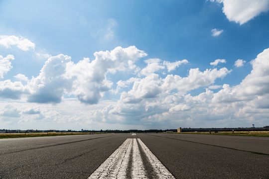 Microsoft wird künftig eventuell nicht mehr regelmäßig alle drei Jahre eine neue On-Premises-Version von SharePoint ausliefern Microsoft wird künftig eventuell nicht mehr regelmäßig alle drei Jahre eine neue On-Premises-Version von SharePoint ausliefern