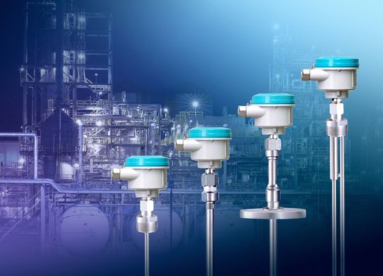 Füllstandmessumformer sind unerlässlich in der Prozessindustrie. Hier sind im Bild Füllstandmessumformer mit geführtem Radar in Zweileitertechnik zu sehen, die sich für Flüssigkeiten, Schlämme, Trennschichten und Schüttgüter eignen. Füllstandmessumformer sind unerlässlich in der Prozessindustrie. Hier sind im Bild Füllstandmessumformer mit geführtem Radar in Zweileitertechnik zu sehen, die sich für Flüssigkeiten, Schlämme, Trennschichten und Schüttgüter eignen.