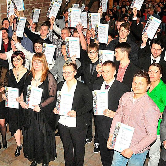 Grund zum Feiern: Wie bei der Kfz-Innung Südthüringen wurden in den vergangenen Wochen zahlreiche Junggesellinen und -gesellen freigesprochen.