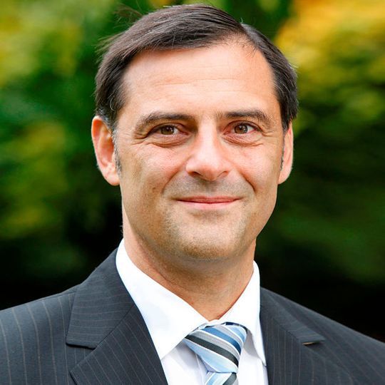 Dr. Michael Steiner (51) übernimmt die Leitung des Ressorts Forschung und Entwicklung bei Porsche. Er folgt damit auch Wolfgang Hatz, der Porsche auf eigenen Wunsch verlassen hat. Dr. Michael Steiner (51) übernimmt die Leitung des Ressorts Forschung und Entwicklung bei Porsche. Er folgt damit auch Wolfgang Hatz, der Porsche auf eigenen Wunsch verlassen hat.