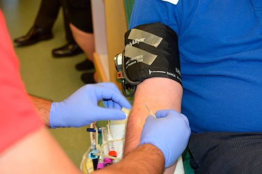 Die patientennahe Labordiagnostik (Point-of-Care-Testing, POCT) mit mobilen Systemen liefert schnell verfügbare Ergebnisse. Die patientennahe Labordiagnostik (Point-of-Care-Testing, POCT) mit mobilen Systemen liefert schnell verfügbare Ergebnisse.