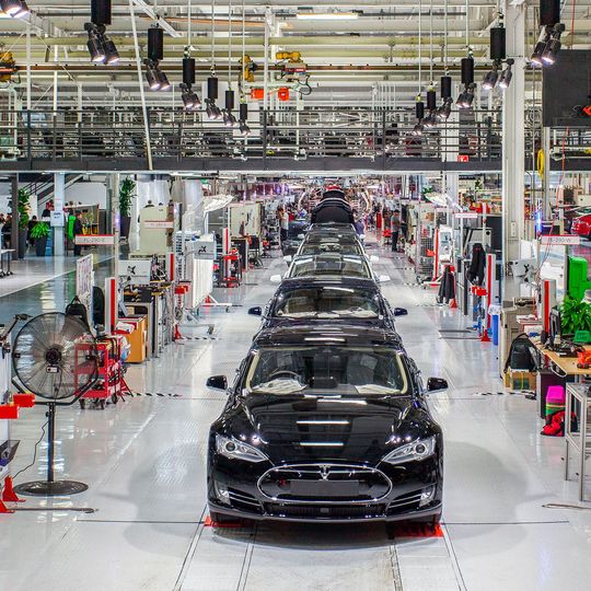 Der Betrieb im Tesla-Werk Fremont läuft aktuell allem Anschein nach weiter. Der Betrieb im Tesla-Werk Fremont läuft aktuell allem Anschein nach weiter.