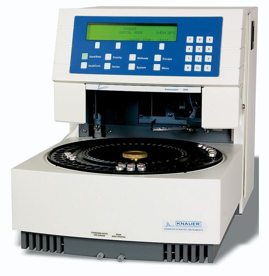Abb.1: der Smartline3900 ist ein Allroundsystem für unterschiedliche Applikationen in der Routineanalytik. Abb.1: der Smartline3900 ist ein Allroundsystem für unterschiedliche Applikationen in der Routineanalytik.