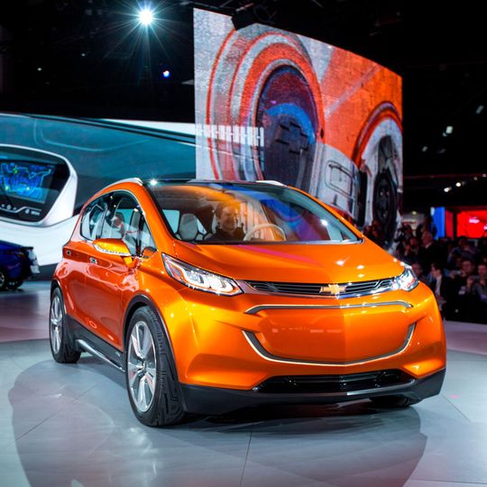 Der Chevrolet Bolt EV könnte Basis für das erste fahrerlose Taxi von GM sein. Der Chevrolet Bolt EV könnte Basis für das erste fahrerlose Taxi von GM sein.