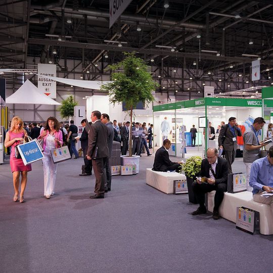 Die 15. Fachmesse EPHJ-EPMT-SMT findet vom 14. bis 17. Juni 2016 wie immer auf dem Palexpo-Gelände in Genf statt. Die 15. Fachmesse EPHJ-EPMT-SMT findet vom 14. bis 17. Juni 2016 wie immer auf dem Palexpo-Gelände in Genf statt.