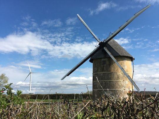 L'éolienne, l'avenir du moulin à vent est une technologie rôdée qui a déjà fait ses preuves. L'éolienne, l'avenir du moulin à vent est une technologie rôdée qui a déjà fait ses preuves.