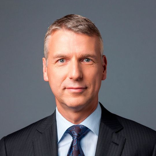 Mit Dipl.-Wirt.-Ing. Andreas Nauen (51) übernimmt ein erfahrener Manager und ausgewiesener Kenner der Windenergiebranche die Funktion des Geschäftsführers. Mit Dipl.-Wirt.-Ing. Andreas Nauen (51) übernimmt ein erfahrener Manager und ausgewiesener Kenner der Windenergiebranche die Funktion des Geschäftsführers.