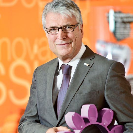 Nach neun Jahren Geschäftsführung verabschiedet sich Prof. Dr. Josef Gerstner (67) aus dem operativen Geschäft der KTR-Gruppe.