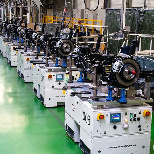 Die Rhenus-Gruppe erweitert durch den Kauf von Ferrostaal Automotive ihr Portfolio als Anbieter von Dienstleistungen für die Automobilbranche. Die Rhenus-Gruppe erweitert durch den Kauf von Ferrostaal Automotive ihr Portfolio als Anbieter von Dienstleistungen für die Automobilbranche.