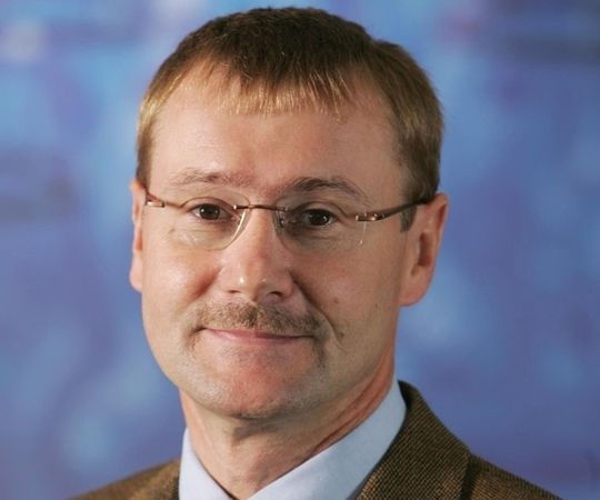 Jetzt CEO für die Division Motion Control: Klaus Helmrich (49), zuvor Geschäftsgebietsleiter A&D Standard Drives. Jetzt CEO für die Division Motion Control: Klaus Helmrich (49), zuvor Geschäftsgebietsleiter A&D Standard Drives.