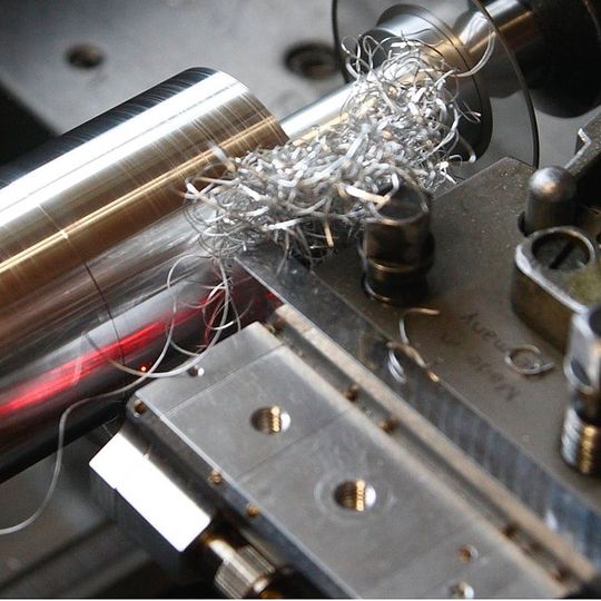 Einsatz eines optischen Sensors während des Drehprozesses. Einsatz eines optischen Sensors während des Drehprozesses.