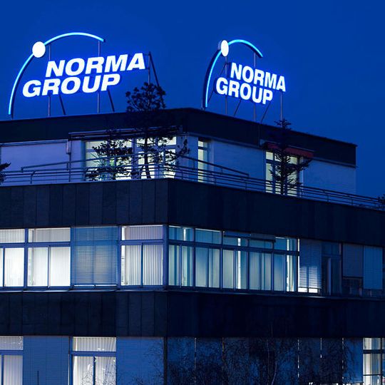 Die Norma Group erhält für ihren Standort in Pilica, Polen, den Platinum Supplier Status 2015 von der General Motors Company. Die Norma Group erhält für ihren Standort in Pilica, Polen, den Platinum Supplier Status 2015 von der General Motors Company.