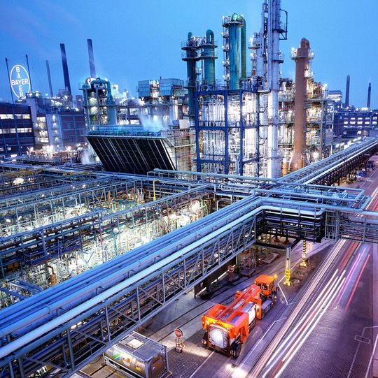 Das Herz von Covestro schlägt in Leverkusen: Hier befindet sich der Stammsitz des Unternehmens, ebenso die europäische Forschung sowie ein kleiner Teil der Produktion. Das Herz von Covestro schlägt in Leverkusen: Hier befindet sich der Stammsitz des Unternehmens, ebenso die europäische Forschung sowie ein kleiner Teil der Produktion.