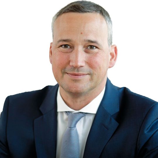 Dr. Torsten G. Lörcher ist Fachanwalt für IT-Recht und Partner bei Menold Bezler Rechtsanwälte Partnerschaft in Stuttgart. Er rät Unternehmen zum raschen Handeln, was die rechtlichen Aspekte der Datensammlung betrifft. Dr. Torsten G. Lörcher ist Fachanwalt für IT-Recht und Partner bei Menold Bezler Rechtsanwälte Partnerschaft in Stuttgart. Er rät Unternehmen zum raschen Handeln, was die rechtlichen Aspekte der Datensammlung betrifft.