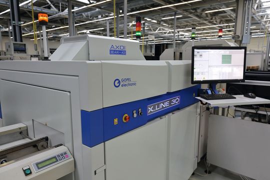 3D-Röntgeninspektion: Mit dem X-Line 3D von Göpel möchte Leesys den stetig wachsenden Qualitätsansprüchen seiner Kunden gerecht werden und eine bestmögliche Fertigungsqualität garantieren. 3D-Röntgeninspektion: Mit dem X-Line 3D von Göpel möchte Leesys den stetig wachsenden Qualitätsansprüchen seiner Kunden gerecht werden und eine bestmögliche Fertigungsqualität garantieren.