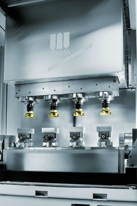 Mehrspindlige Bearbeitungszentren wie der neue Vierspindler Stama MC 531-Twin 2 gelten als ein Schlüssel zu höherer Produktivität, der vor allem für die Serienfertigung interessant sein kann. Bild: Stama Mehrspindlige Bearbeitungszentren wie der neue Vierspindler Stama MC 531-Twin 2 gelten als ein Schlüssel zu höherer Produktivität, der vor allem für die Serienfertigung interessant sein kann. Bild: Stama
