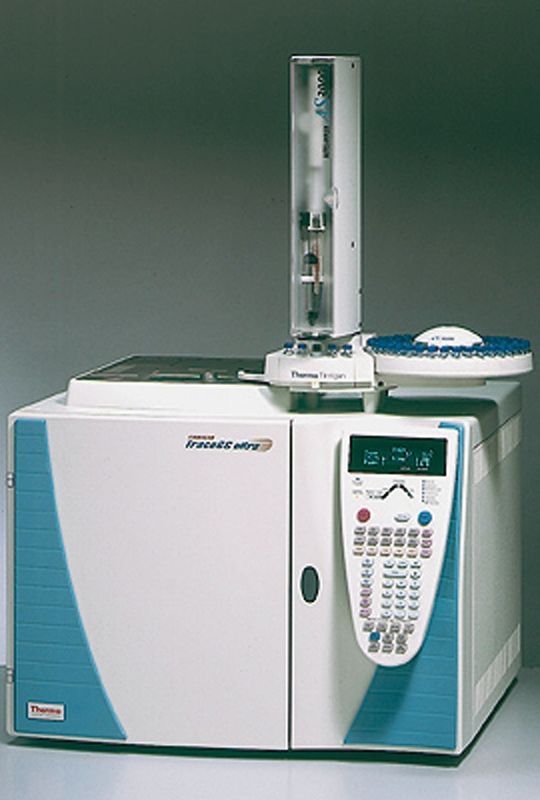 Abb.1a: Finnigan Trace GC mit Ultra Fast Modul und AS3000 Autosampler Abb.1a: Finnigan Trace GC mit Ultra Fast Modul und AS3000 Autosampler