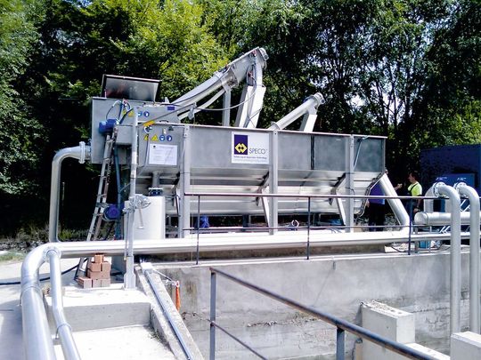 Kompaktanlage TSF von Wam mit integrierter Siebschnecke, Sedimentationstank und Sandaustragsschnecke. Kompaktanlage TSF von Wam mit integrierter Siebschnecke, Sedimentationstank und Sandaustragsschnecke.