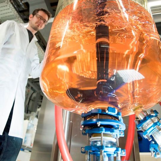 Stirring reactor (100 liter) for upscaling of laboratory syntheses, equipped with in-situ analysis for particle size measurement to monitor and control processes. Stirring reactor (100 liter) for upscaling of laboratory syntheses, equipped with in-situ analysis for particle size measurement to monitor and control processes.