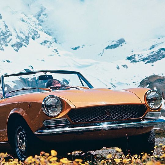 Ein Fiat 124 Sport Spider ab dem Jahr 1970. Ein Fiat 124 Sport Spider ab dem Jahr 1970.