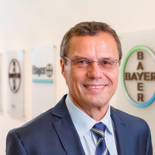 "Dies unterstreicht die Bedeutung von Wuppertal, als integrierter Forschungs-, Entwicklungs- und Produktionsstandort für chemische und biologische Wirkstoffe innerhalb von Bayer", kommentiert Standortleiter Dr. Klaus Jelich die millionenschwere Investitionsentscheidung. "Dies unterstreicht die Bedeutung von Wuppertal, als integrierter Forschungs-, Entwicklungs- und Produktionsstandort für chemische und biologische Wirkstoffe innerhalb von Bayer", kommentiert Standortleiter Dr. Klaus Jelich die millionenschwere Investitionsentscheidung.
