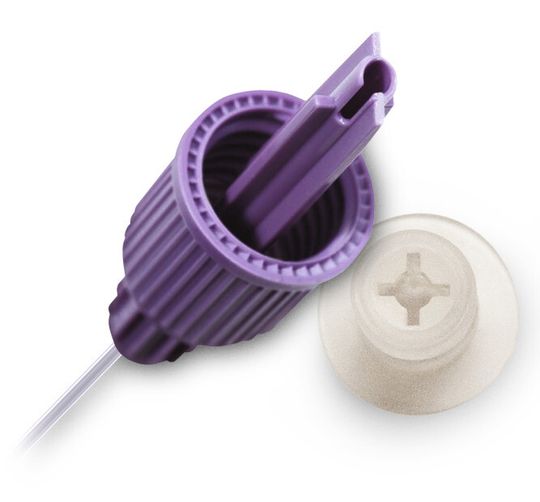 Photo 1: The ENPlus connection system ensures that only enteral nutrition containers can be connected with enteral delivery devices. Photo 1: The ENPlus connection system ensures that only enteral nutrition containers can be connected with enteral delivery devices.