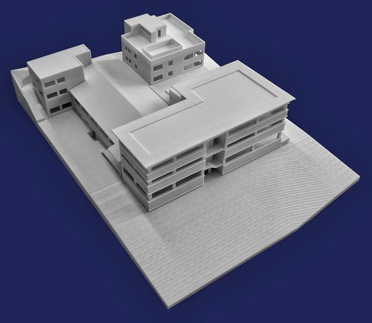 Neue Büros, modernste Anlagen und eine daraus resultierende verdoppelte Produktion. Bis Ende 2016 wird der Erweiterungsbau fertiggestellt sein. Neue Büros, modernste Anlagen und eine daraus resultierende verdoppelte Produktion. Bis Ende 2016 wird der Erweiterungsbau fertiggestellt sein.