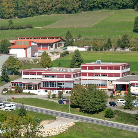 Einst eine kleine Werkstatt, heute Hauptquartier eines Weltmarktführers: die LNS-Zentrale in Orvin. Einst eine kleine Werkstatt, heute Hauptquartier eines Weltmarktführers: die LNS-Zentrale in Orvin.
