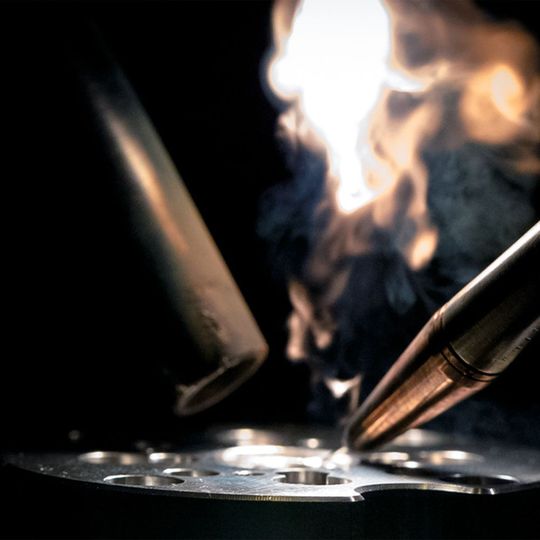 Laserschweissen mit Zusatzwerkstoff Ø 0.30 mm. Laserschweissen mit Zusatzwerkstoff Ø 0.30 mm.