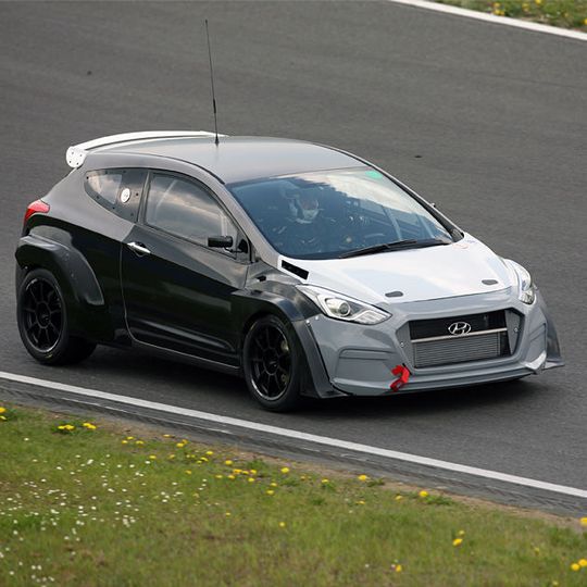 Hyundai testet einen neuen Hochleistungsmotor im 24-Stunden-Rennen auf dem Nürburgring. Hyundai testet einen neuen Hochleistungsmotor im 24-Stunden-Rennen auf dem Nürburgring.