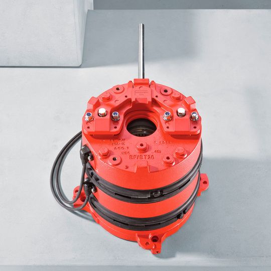 Durch die Doppelbremsen BF und BT kann SEW-Eurodrive das Portfolio für sichere Bremsensysteme erweitern. Durch die Doppelbremsen BF und BT kann SEW-Eurodrive das Portfolio für sichere Bremsensysteme erweitern.