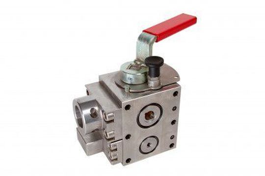Der Kugelhahn verwendet in einem Hydrauliksystem zwei verschiedene Leitungsnetze. Der Kugelhahn verwendet in einem Hydrauliksystem zwei verschiedene Leitungsnetze.
