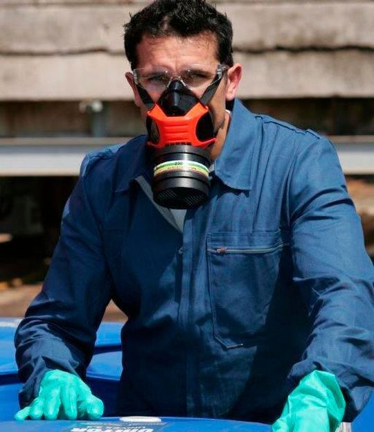 Schutzausrüstung zum Schutz vor Chemikalien Schutzausrüstung zum Schutz vor Chemikalien