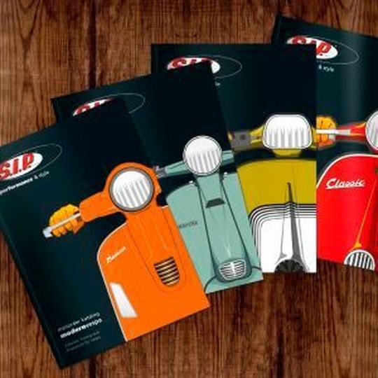 Der 2016er-Katalog zeigt sich im farbenfrohen Design. Der 2016er-Katalog zeigt sich im farbenfrohen Design.