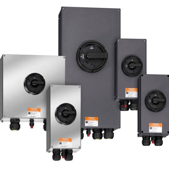 Die IEC 62626-1 entsprechenden gekapselten Lasttrennschalter von R. Stahl sind für Bemessungsbetriebsströme von 10 A bis 180 A erhältlich Die IEC 62626-1 entsprechenden gekapselten Lasttrennschalter von R. Stahl sind für Bemessungsbetriebsströme von 10 A bis 180 A erhältlich