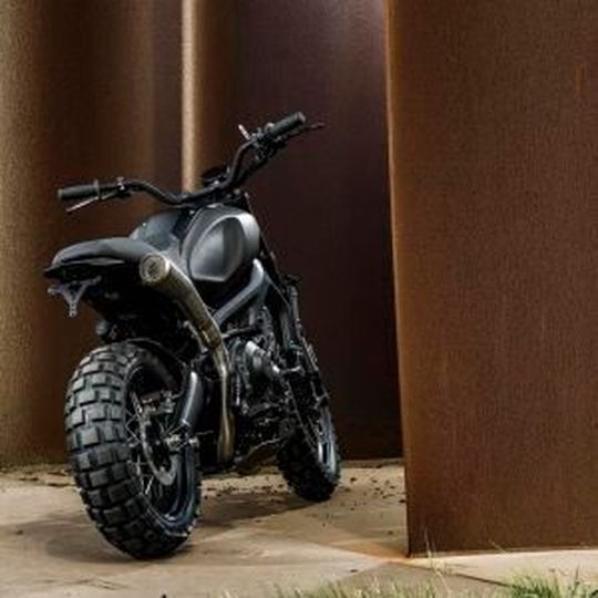Die XSR900 wirkt nach der Wrenchmonkee-Überholung wie ein völlig neues Bike – und das ohne Schweißarbeiten am Rahmen. Die XSR900 wirkt nach der Wrenchmonkee-Überholung wie ein völlig neues Bike – und das ohne Schweißarbeiten am Rahmen.