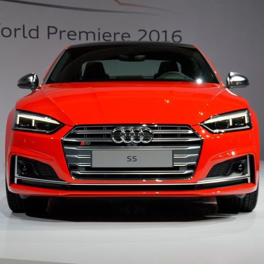 Händler nehmen Bestellungen für das neue A5 Coupé ab Juli entgegen. Händler nehmen Bestellungen für das neue A5 Coupé ab Juli entgegen.