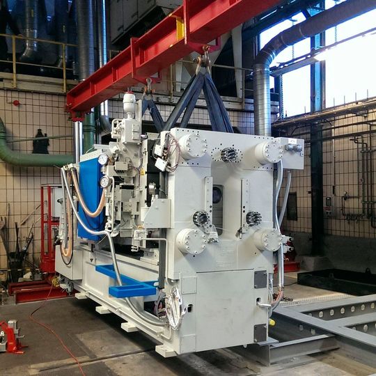 Aufbau der neuen Druckgießmaschine DAK450-40 Vacural der Firma Frech in der Gießhalle des Gießerei-Instituts der RWTH Aachen. Aufbau der neuen Druckgießmaschine DAK450-40 Vacural der Firma Frech in der Gießhalle des Gießerei-Instituts der RWTH Aachen.