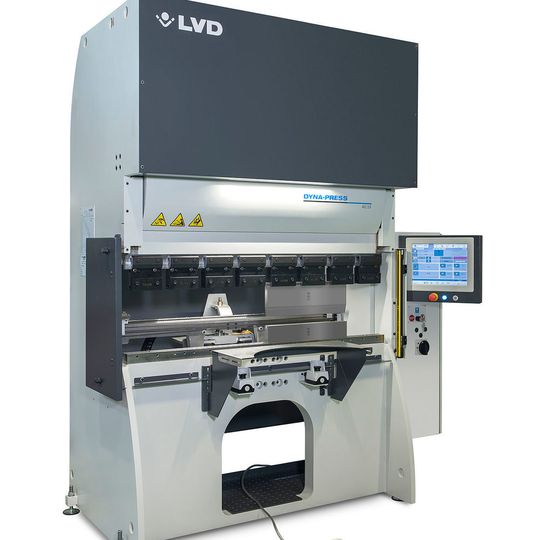 The TOUCH-B 15-inch touchscreen of the Dyna-Press 40/15 minimizes operator input and makes part programming easy and intuitive. The TOUCH-B 15-inch touchscreen of the Dyna-Press 40/15 minimizes operator input and makes part programming easy and intuitive.