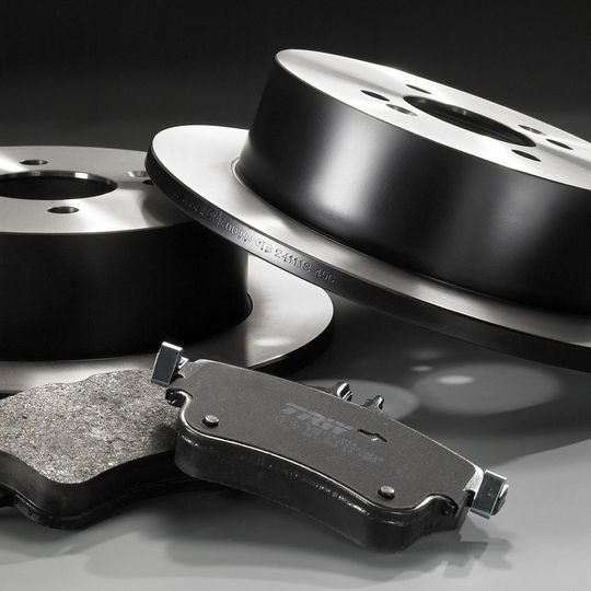 Zwei neue Kataloge von TRW informieren über das vollständige Produktprogramm des Bremsenherstellers. Zwei neue Kataloge von TRW informieren über das vollständige Produktprogramm des Bremsenherstellers.