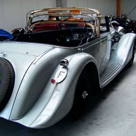 Der Oldtimermarkt wächst heutzutage stetig weiter an. Reparatur und Restaurierung historischer Fahrzeuge werden deswegen immer wichtiger. Der Oldtimermarkt wächst heutzutage stetig weiter an. Reparatur und Restaurierung historischer Fahrzeuge werden deswegen immer wichtiger.
