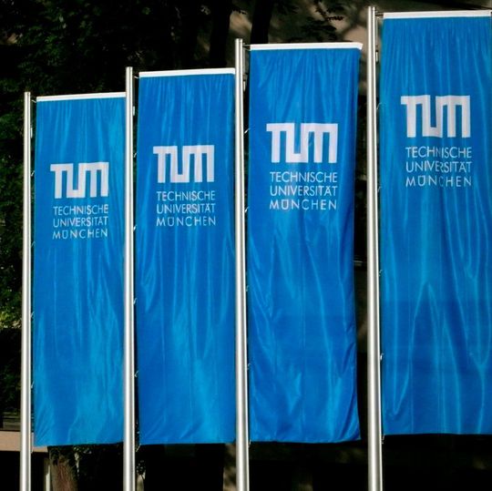 Die Arbeitsgruppe um Thomas Brück, Professor für Industrielle Biokatalyse an der Technischen Universität München, entwickelt Wirkstoffe aus dem Baukasten. Die Arbeitsgruppe um Thomas Brück, Professor für Industrielle Biokatalyse an der Technischen Universität München, entwickelt Wirkstoffe aus dem Baukasten.