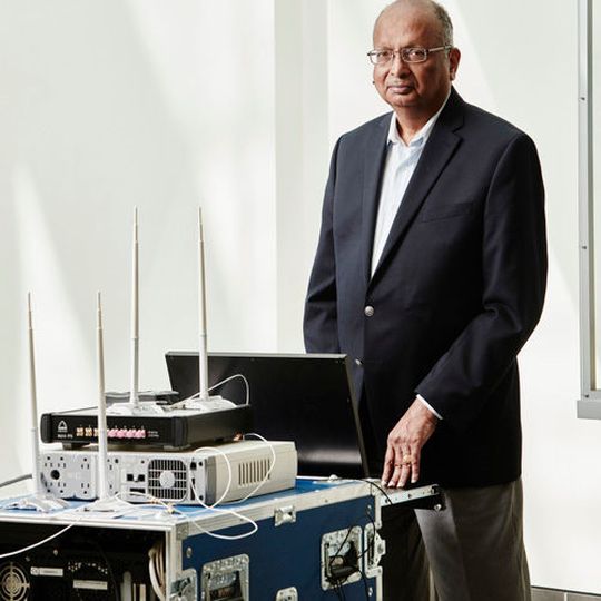 Für sein MIMO-Drahtlos-Übertragungsverfahren wurde Arogyaswami Paulraj mit seinem Team als Finalisten für den Europäischen Erfinderpreis 2016 in der Kategorie „Außereuropäische Staaten" nominiert. Die Auszeichnung wurde am 9. Juni in Lissabon vom Europäischen Patentamt (EPA) zum elften Mal verliehen. Gewinner war am Ende der amerikanische Chemieingenieur Robert Langer. Er erhielt den Preis für die bahnbrechende Erfindung von biologisch abbaubaren Kunststoffen, die starke Krebsmedikamente einkapseln und so eine neue Stufe der gezielten Verabreichung ermöglichen.