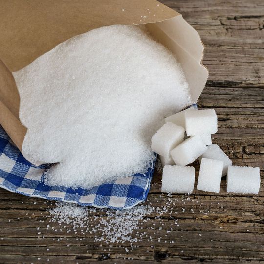 Bis zu 35 Kilo Zucker nimmt der Durchschnittsdeutsche jedes Jahr zu sich zu. Bis zu 35 Kilo Zucker nimmt der Durchschnittsdeutsche jedes Jahr zu sich zu.