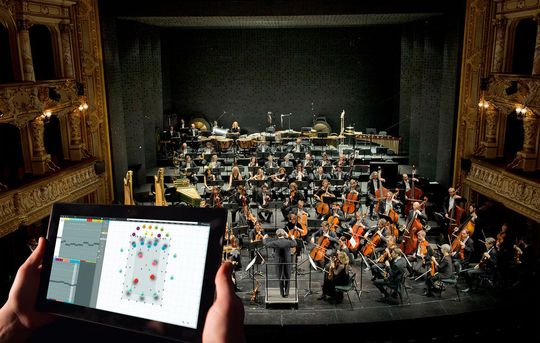Mit SpatialSound Wave lassen sich Klänge einfach am Tablet im Raum positionieren. Im Opernhaus Zürich nutzen die Tontechniker die Software, um Soundeffekte und räumliche Akustik live einzuspielen. Mit SpatialSound Wave lassen sich Klänge einfach am Tablet im Raum positionieren. Im Opernhaus Zürich nutzen die Tontechniker die Software, um Soundeffekte und räumliche Akustik live einzuspielen.