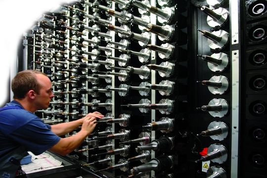 Am rechten Ort, zur rechten Zeit und mit den korrekten Eigenschaften: Toolmanagement als externe Dienstleistung soll die laufende Versorgung mit den optimalen Präzisionswerkzeugen sicherstellen. Bild: Filì Am rechten Ort, zur rechten Zeit und mit den korrekten Eigenschaften: Toolmanagement als externe Dienstleistung soll die laufende Versorgung mit den optimalen Präzisionswerkzeugen sicherstellen. Bild: Filì